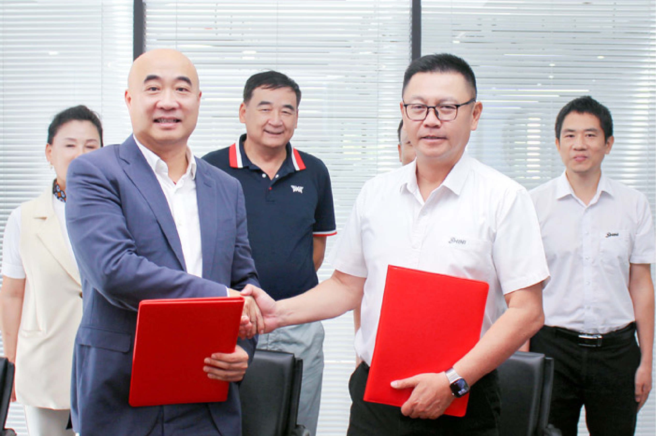 【信易集团】强强联手！信易与光启共塑塑料粉碎机绿色未来